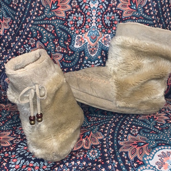 Fuzzy Slippers - Picture 3 of 3